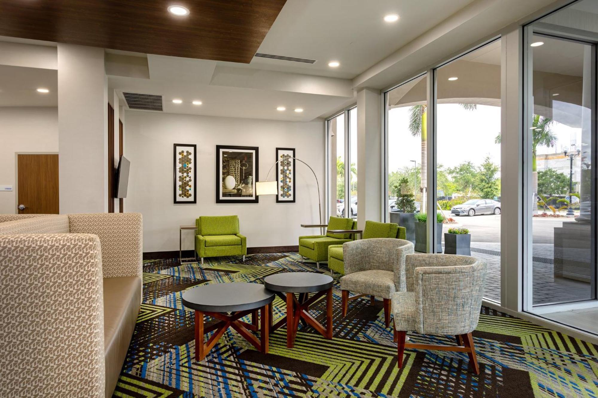 Holiday Inn Express & Suites - Miramar By Ihg Εξωτερικό φωτογραφία